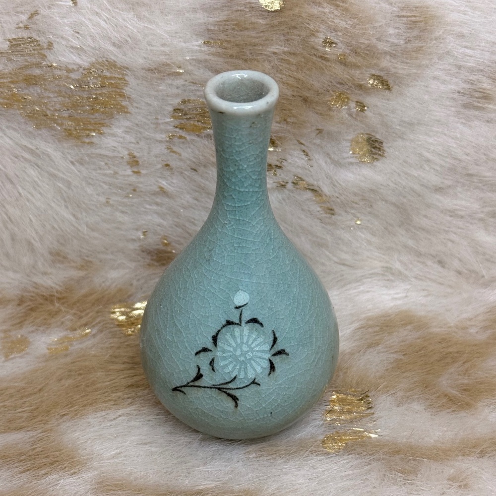 Vintage Mini 4.5” Korean Celadon Green Ceramic Vase With a Floral‎ Design Rare